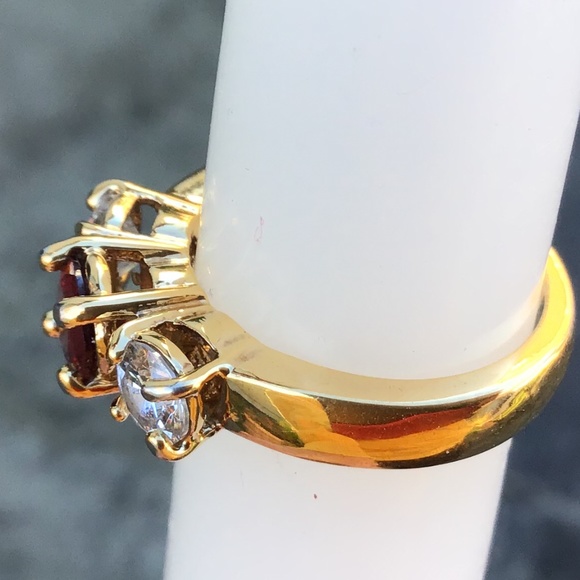 Sparkling Vintage Garnet Sterling Silver Ring with Gold Plate Size 6 1/2 - Picture 10 of 14